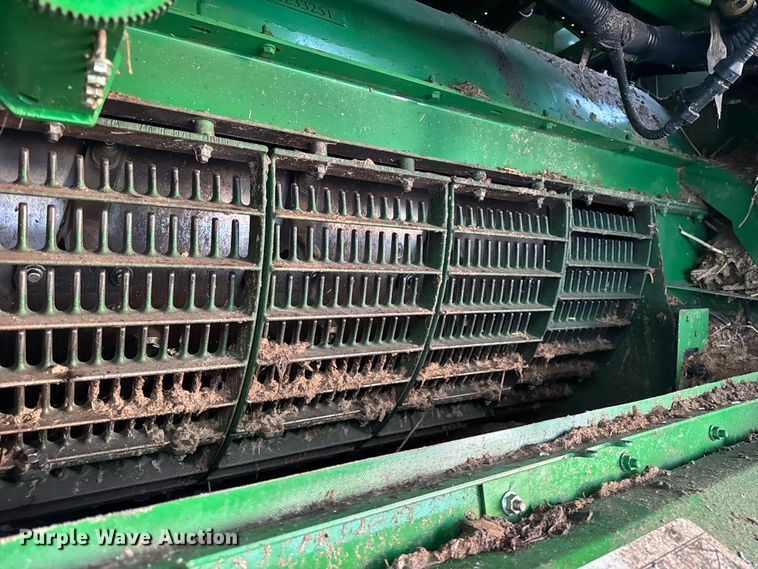 image for item YA1794 2012 John Deere S680S STS combine