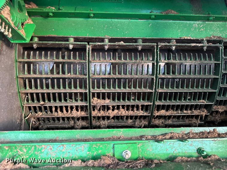 image for item YA1794 2012 John Deere S680S STS combine