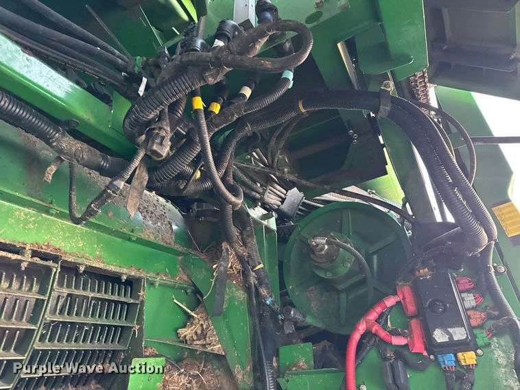 image for item YA1794 2012 John Deere S680S STS combine