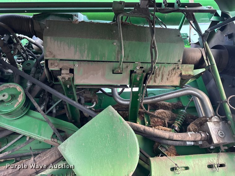 image for item YA1794 2012 John Deere S680S STS combine