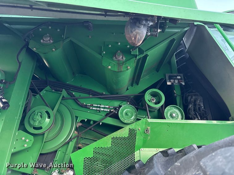 image for item YA1794 2012 John Deere S680S STS combine