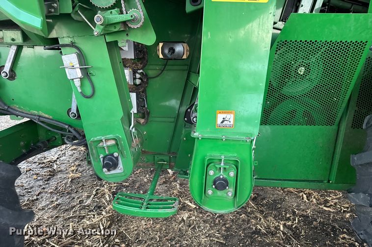 image for item YA1794 2012 John Deere S680S STS combine
