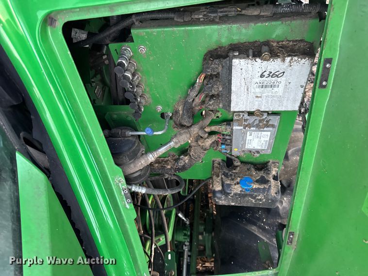 image for item YA1794 2012 John Deere S680S STS combine