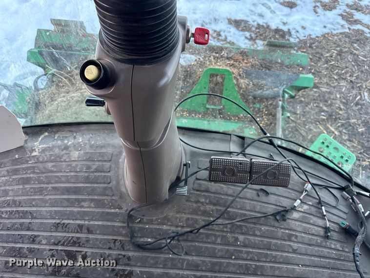 image for item YA1794 2012 John Deere S680S STS combine