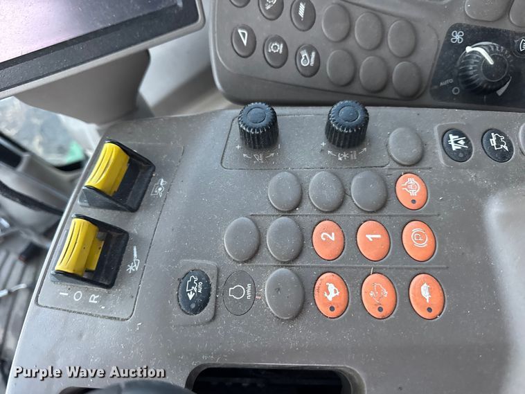 image for item YA1794 2012 John Deere S680S STS combine