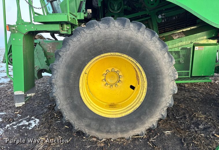 image for item YA1794 2012 John Deere S680S STS combine