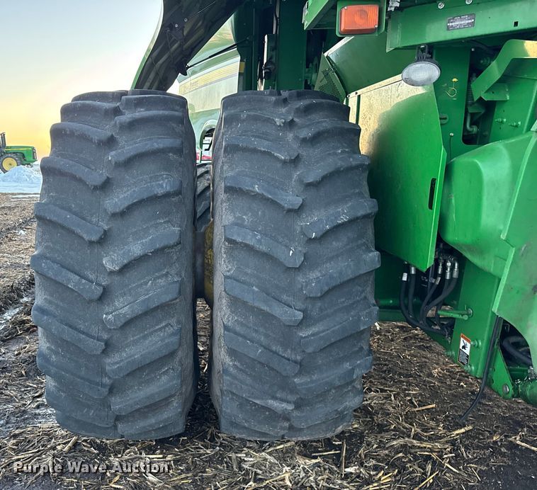 image for item YA1794 2012 John Deere S680S STS combine