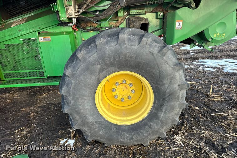 image for item YA1794 2012 John Deere S680S STS combine