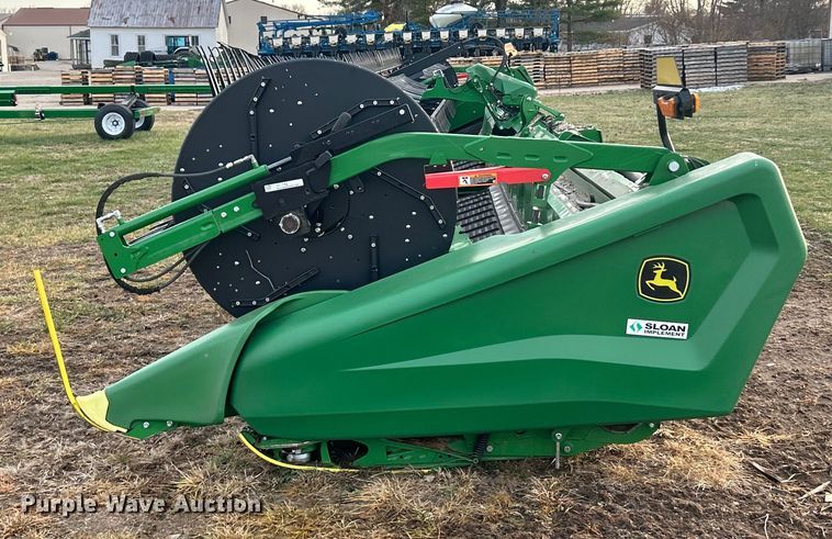 image for item YA1796 2023 John Deere HD50F hinged flex draper head