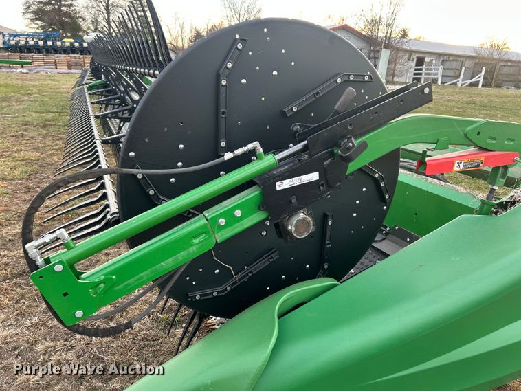 image for item YA1796 2023 John Deere HD50F hinged flex draper head