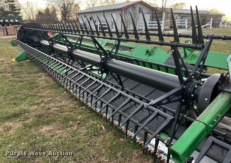 image for item YA1796 2023 John Deere HD50F hinged flex draper head