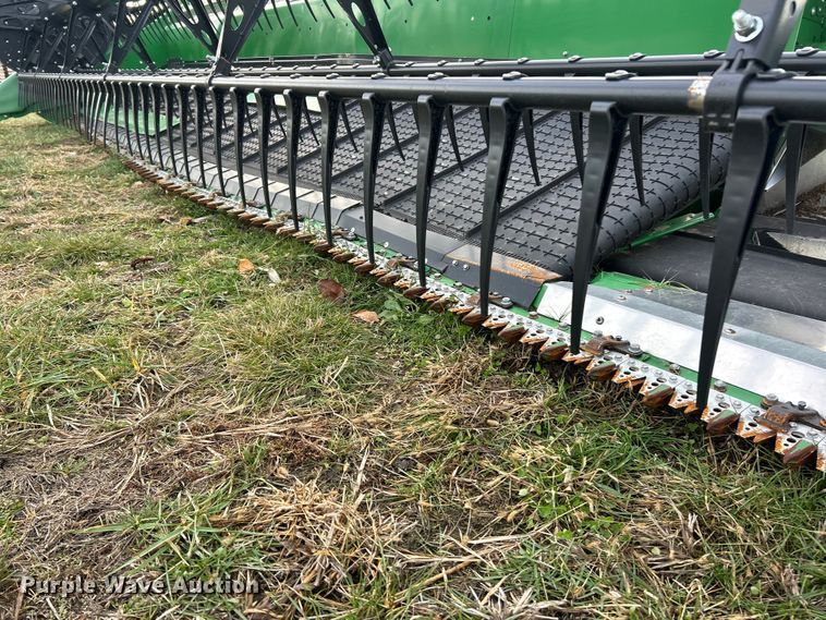 image for item YA1796 2023 John Deere HD50F hinged flex draper head