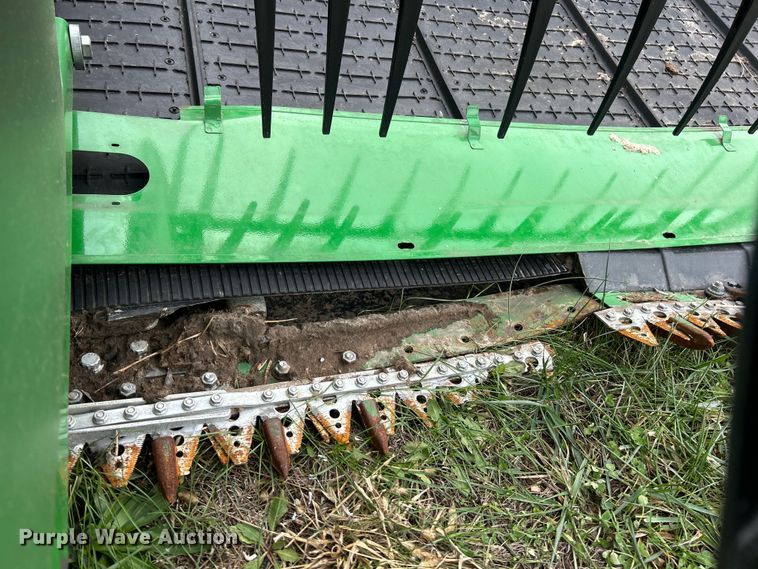 image for item YA1796 2023 John Deere HD50F hinged flex draper head