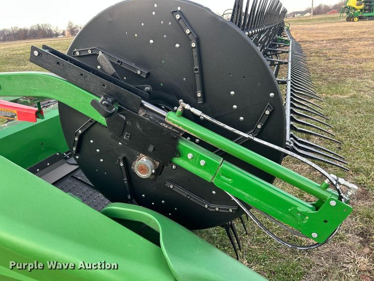 image for item YA1796 2023 John Deere HD50F hinged flex draper head