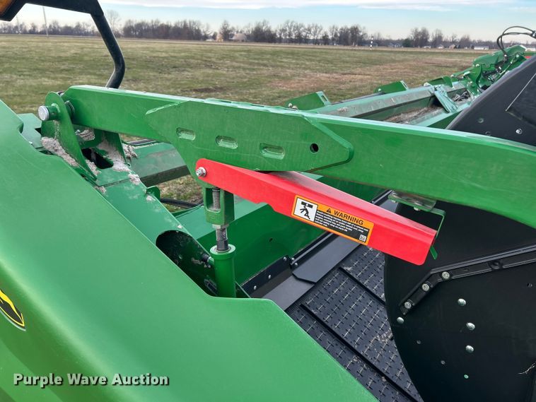 image for item YA1796 2023 John Deere HD50F hinged flex draper head