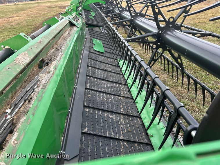 image for item YA1796 2023 John Deere HD50F hinged flex draper head