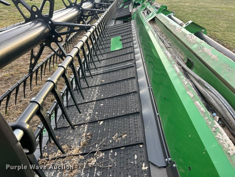 image for item YA1796 2023 John Deere HD50F hinged flex draper head