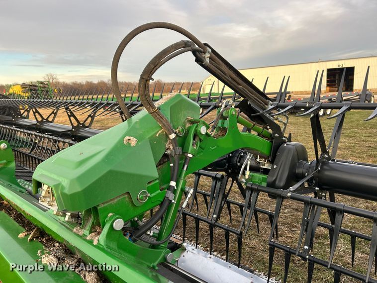 image for item YA1796 2023 John Deere HD50F hinged flex draper head