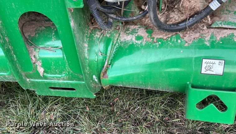 image for item YA1796 2023 John Deere HD50F hinged flex draper head