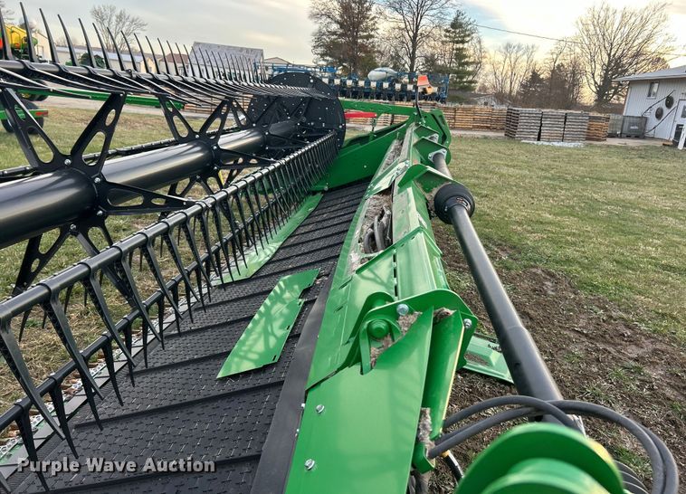 image for item YA1796 2023 John Deere HD50F hinged flex draper head