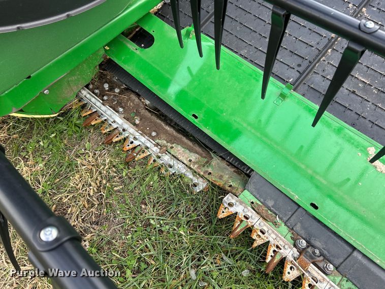 image for item YA1796 2023 John Deere HD50F hinged flex draper head