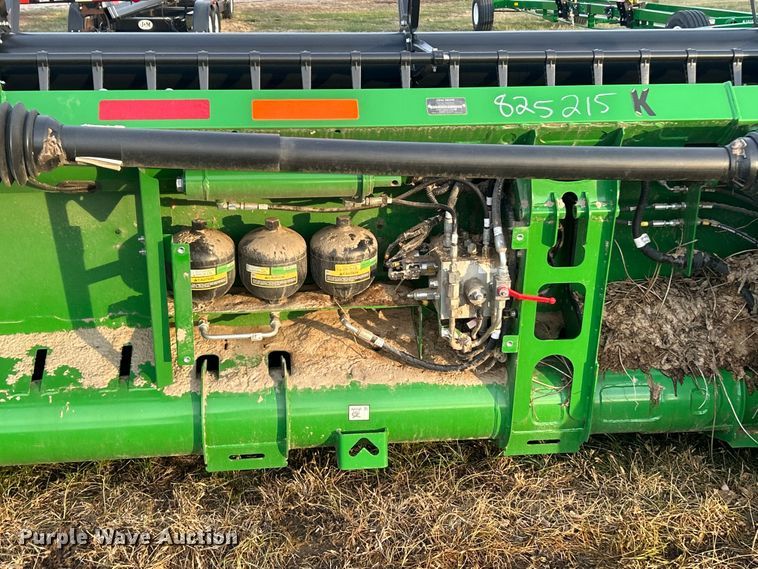 image for item YA1796 2023 John Deere HD50F hinged flex draper head