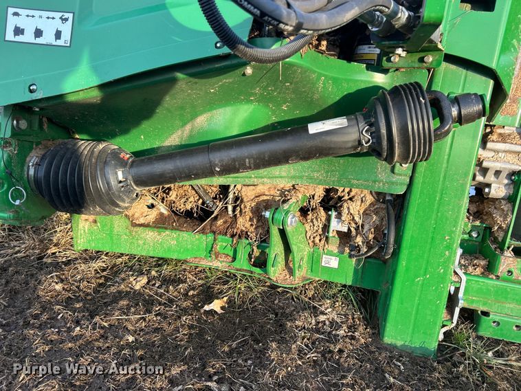 image for item YA1796 2023 John Deere HD50F hinged flex draper head