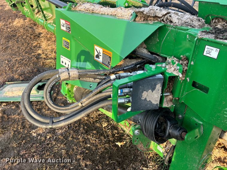 image for item YA1796 2023 John Deere HD50F hinged flex draper head