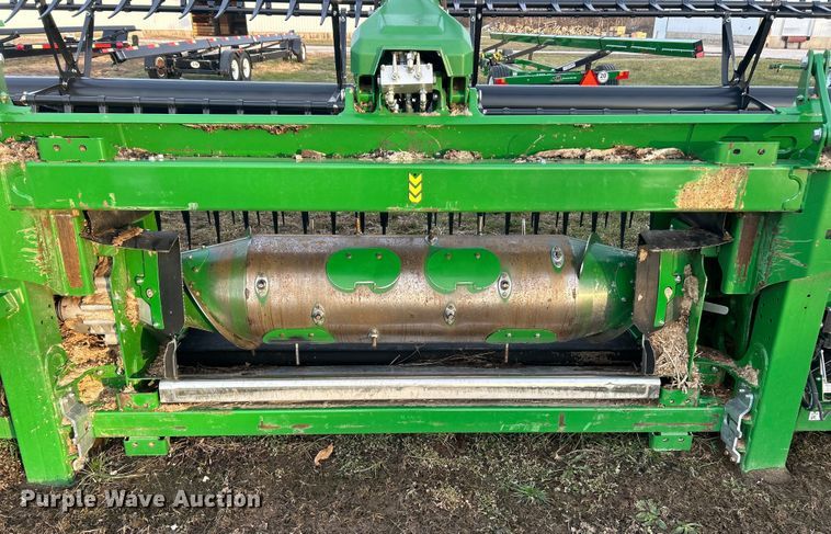 image for item YA1796 2023 John Deere HD50F hinged flex draper head