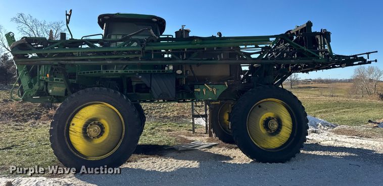 image for item YA1797 2015 John Deere R4038 sprayer