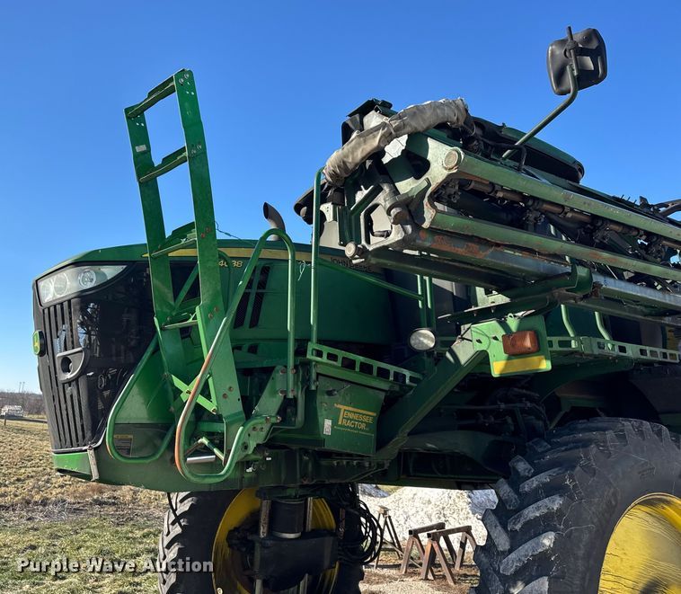 image for item YA1797 2015 John Deere R4038 sprayer