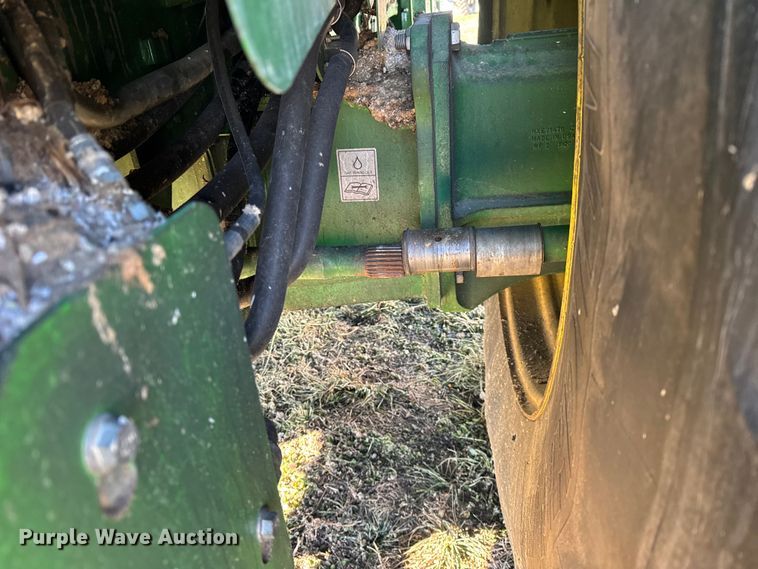 image for item YA1798 2019 John Deere S790 combine