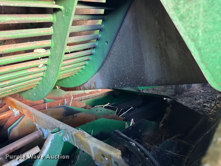 image for item YA1798 2019 John Deere S790 combine