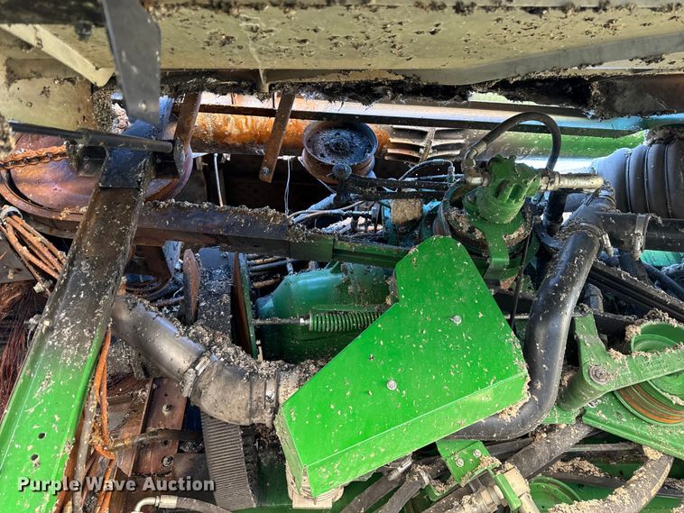 image for item YA1798 2019 John Deere S790 combine