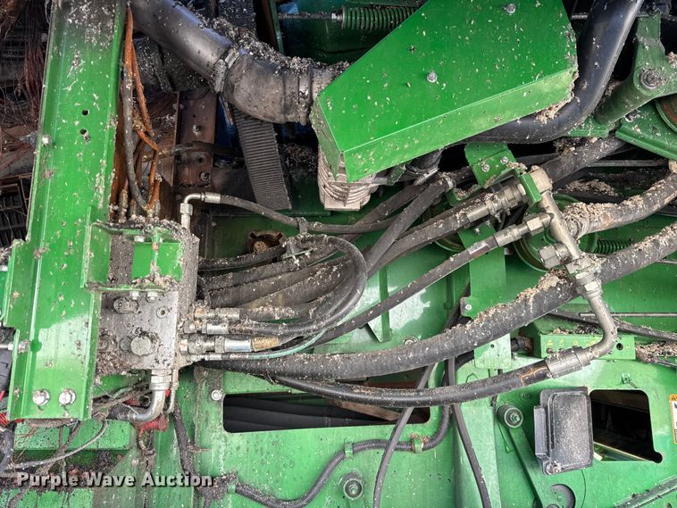 image for item YA1798 2019 John Deere S790 combine