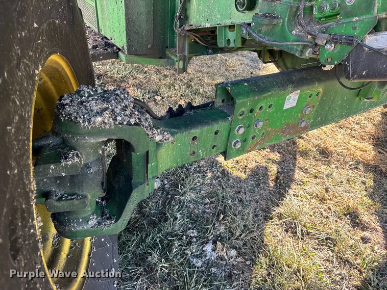 image for item YA1798 2019 John Deere S790 combine