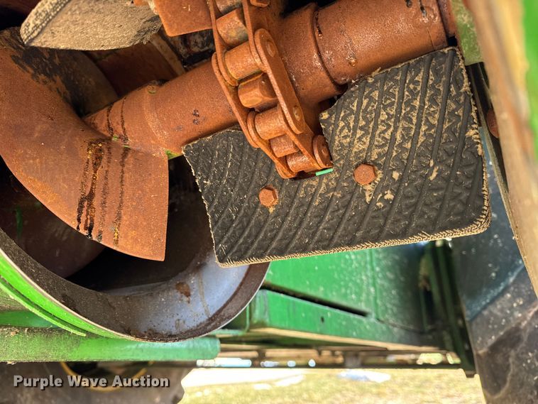 image for item YA1798 2019 John Deere S790 combine