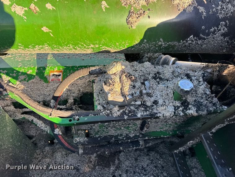 image for item YA1798 2019 John Deere S790 combine