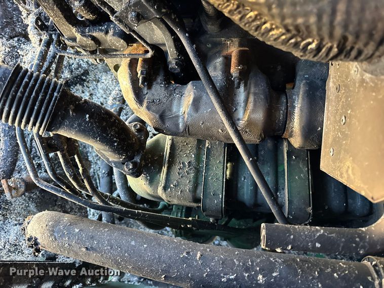 image for item YA1798 2019 John Deere S790 combine