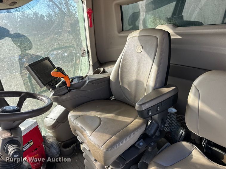 image for item YA1798 2019 John Deere S790 combine