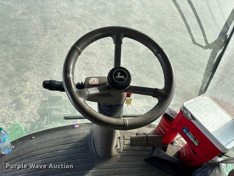 image for item YA1798 2019 John Deere S790 combine