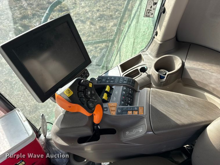 image for item YA1798 2019 John Deere S790 combine