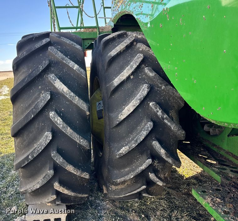 image for item YA1798 2019 John Deere S790 combine