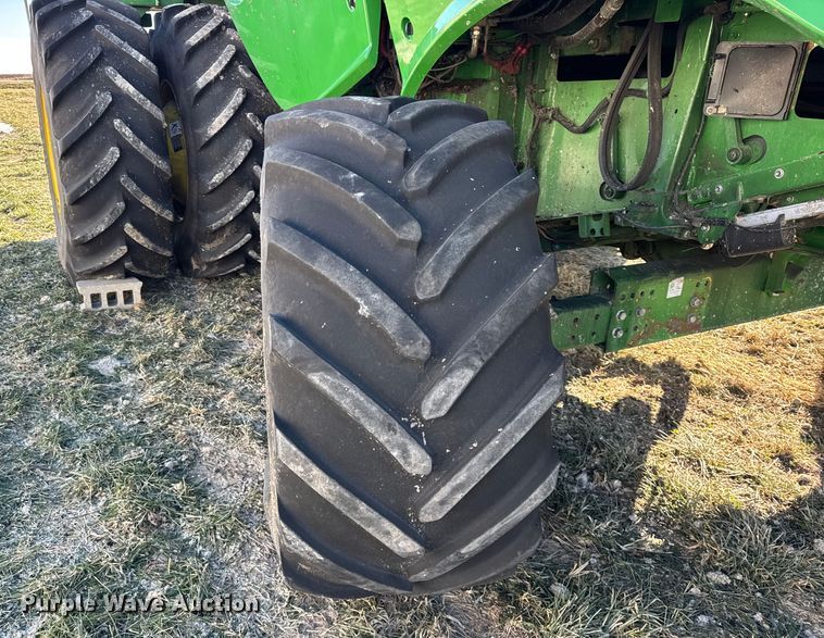 image for item YA1798 2019 John Deere S790 combine