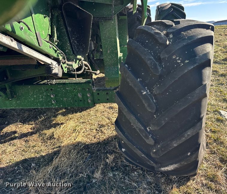image for item YA1798 2019 John Deere S790 combine