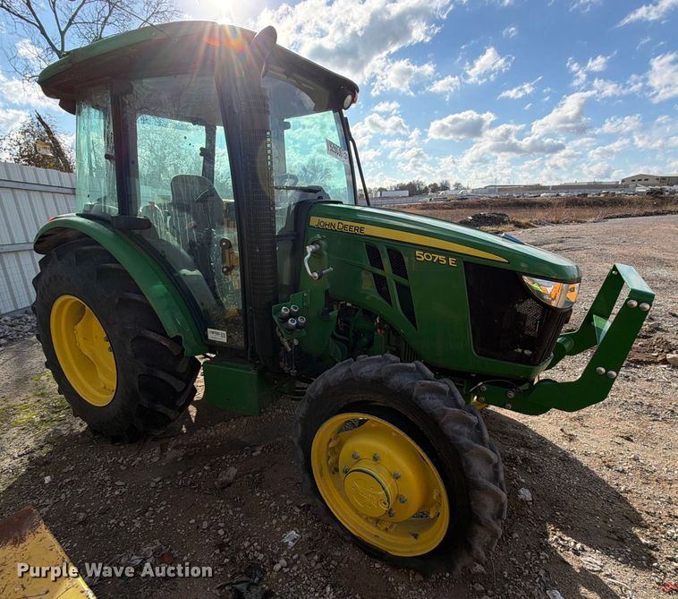 image for item YA1824 2021 John Deere 5075E MFWD tractor