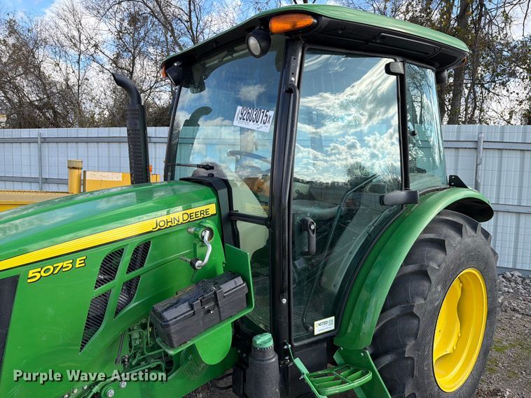 image for item YA1824 2021 John Deere 5075E MFWD tractor
