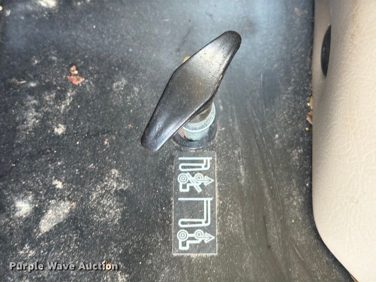 image for item YA1824 2021 John Deere 5075E MFWD tractor