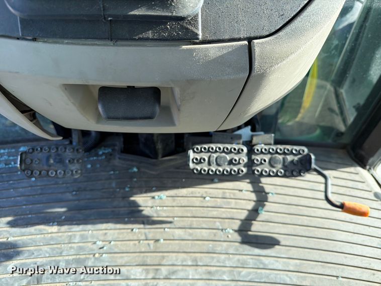 image for item YA1825 2023 John Deere 5100E MFWD tractor