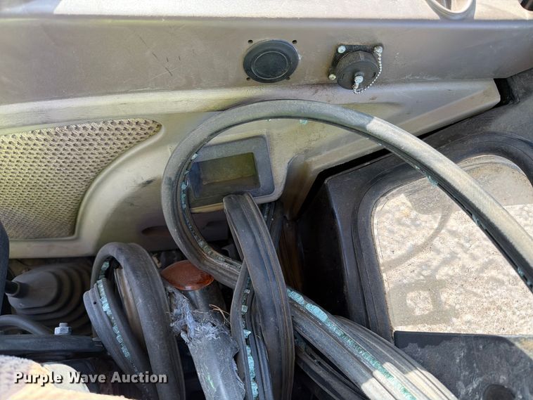 image for item YA1825 2023 John Deere 5100E MFWD tractor